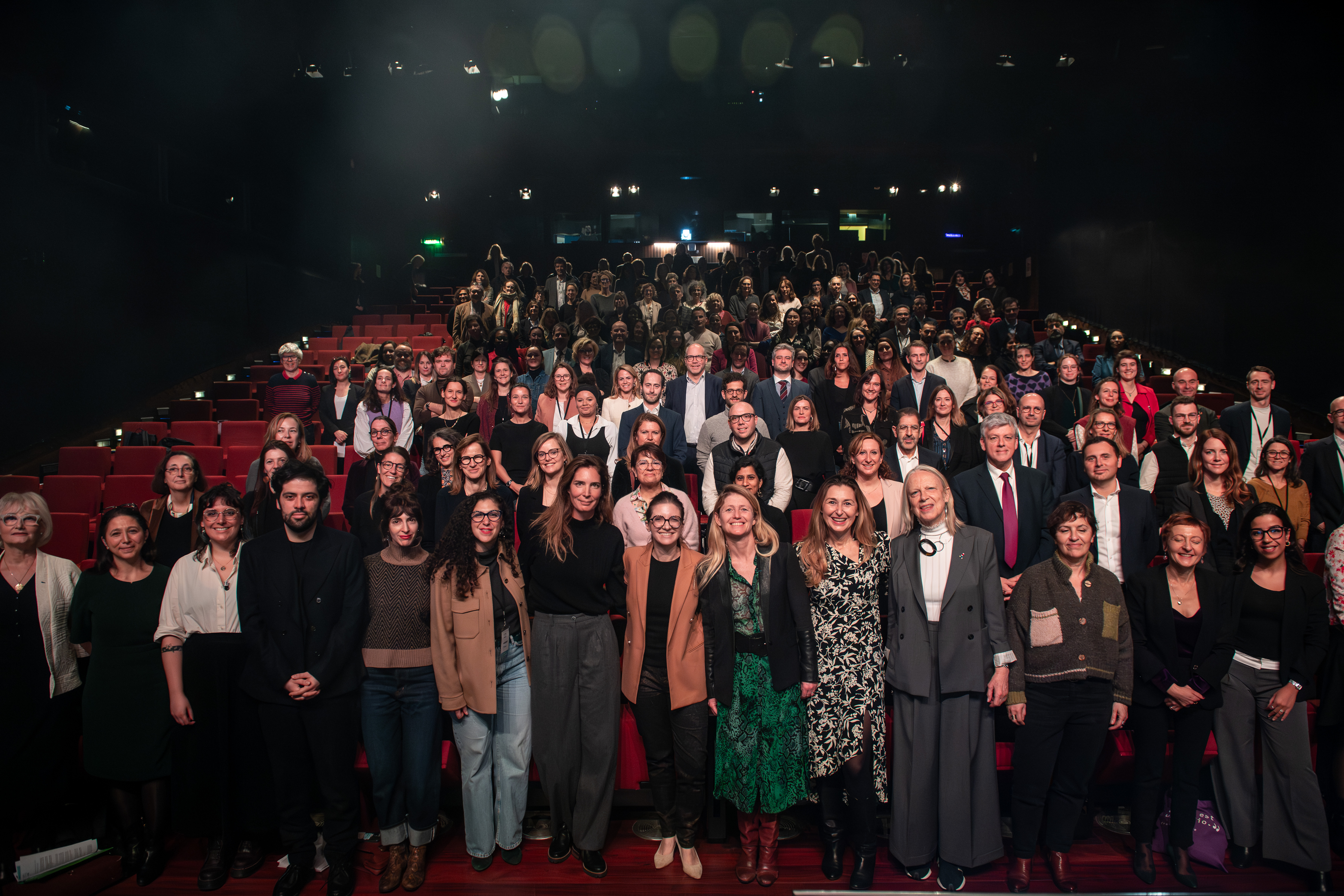 Photo de l'ensemble des personnes présentes à la cérémonie