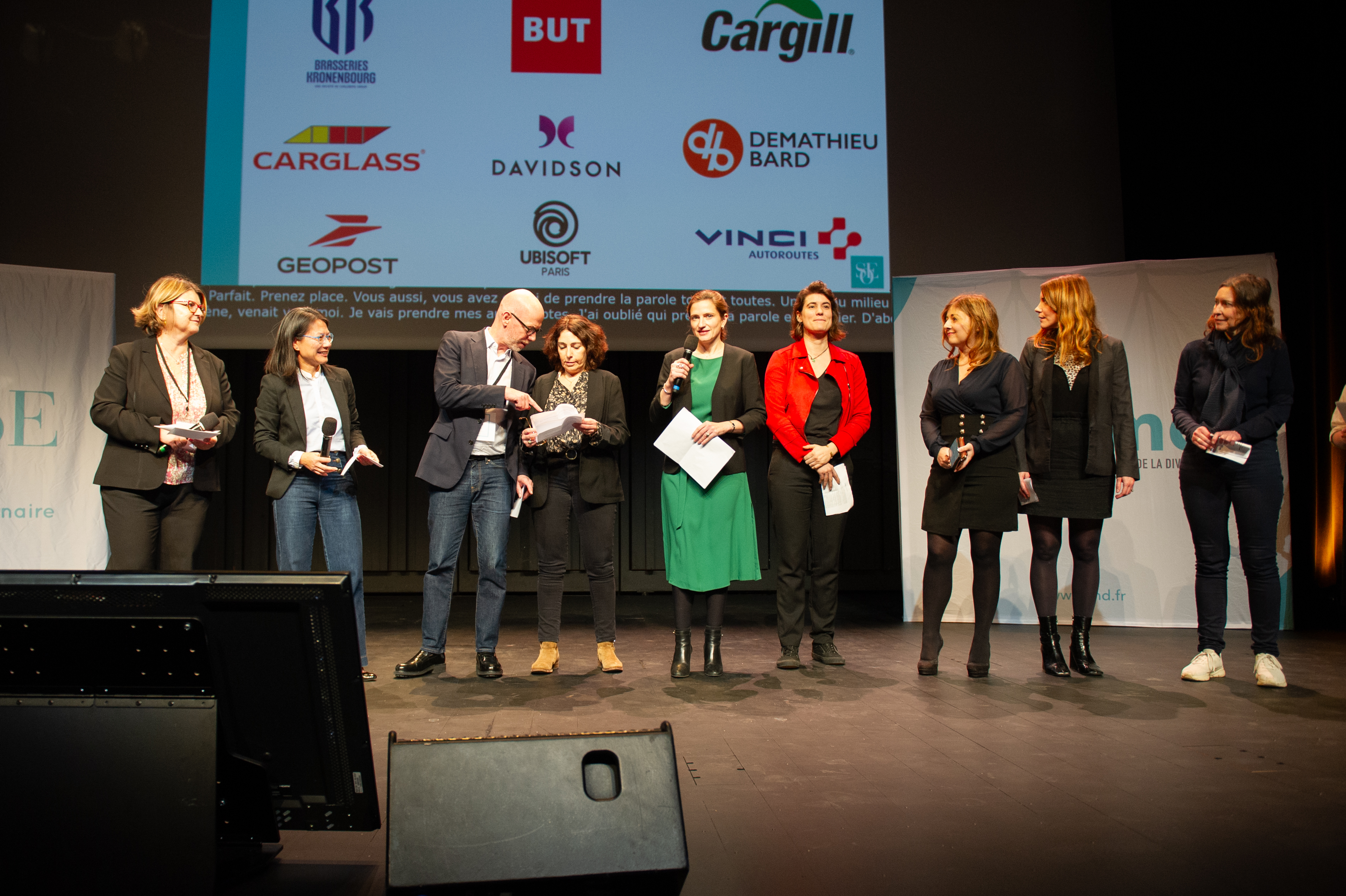 Photo des représentant·es d'un des sous-groupes